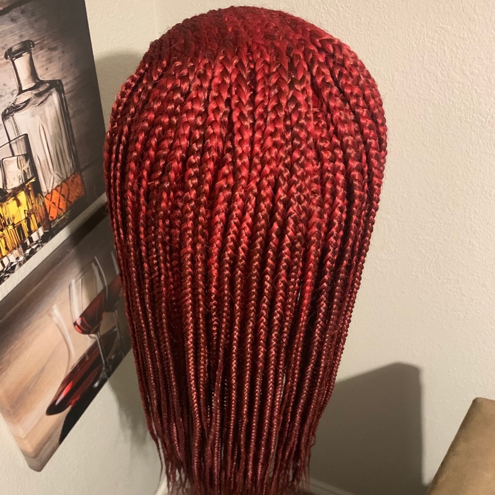 Red braid wig - Picture 2 of 5